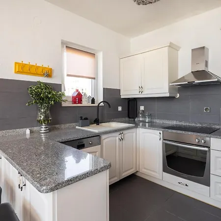 Monroe Daire