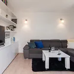 Monroe Apartman Stanici