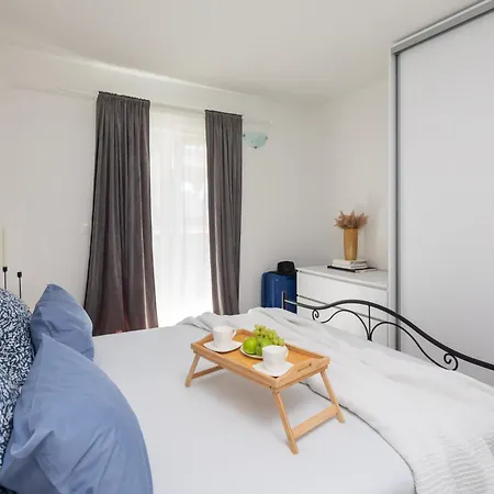 Monroe Daire Stanici